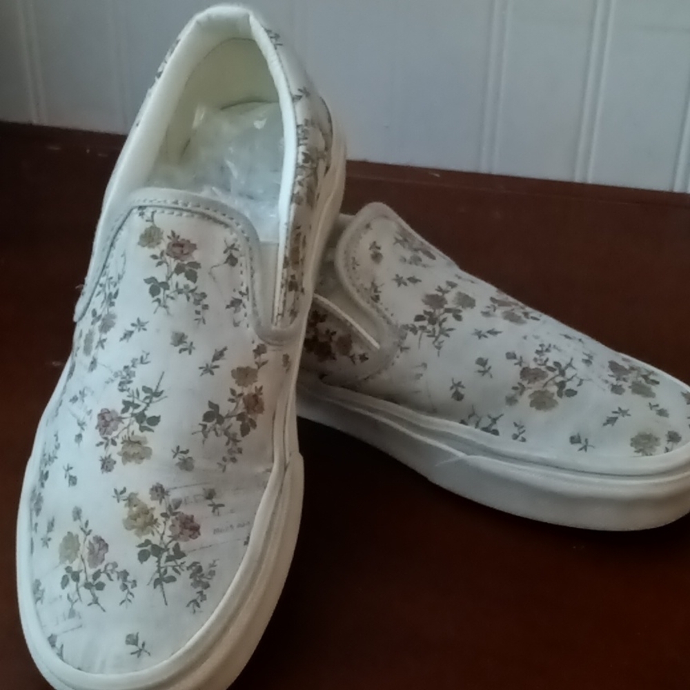 #39❤️ Vans vintage marshmallow slip-on sneakers